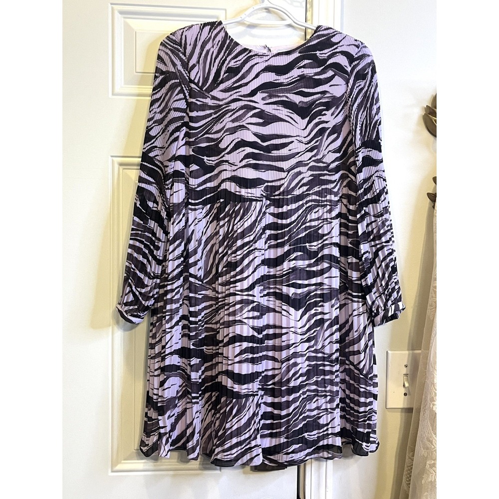 Nine West Crystal Pleated Shift Dress Size XS Purple Zebra Print Keyhole Back